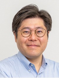 岩崎 有作